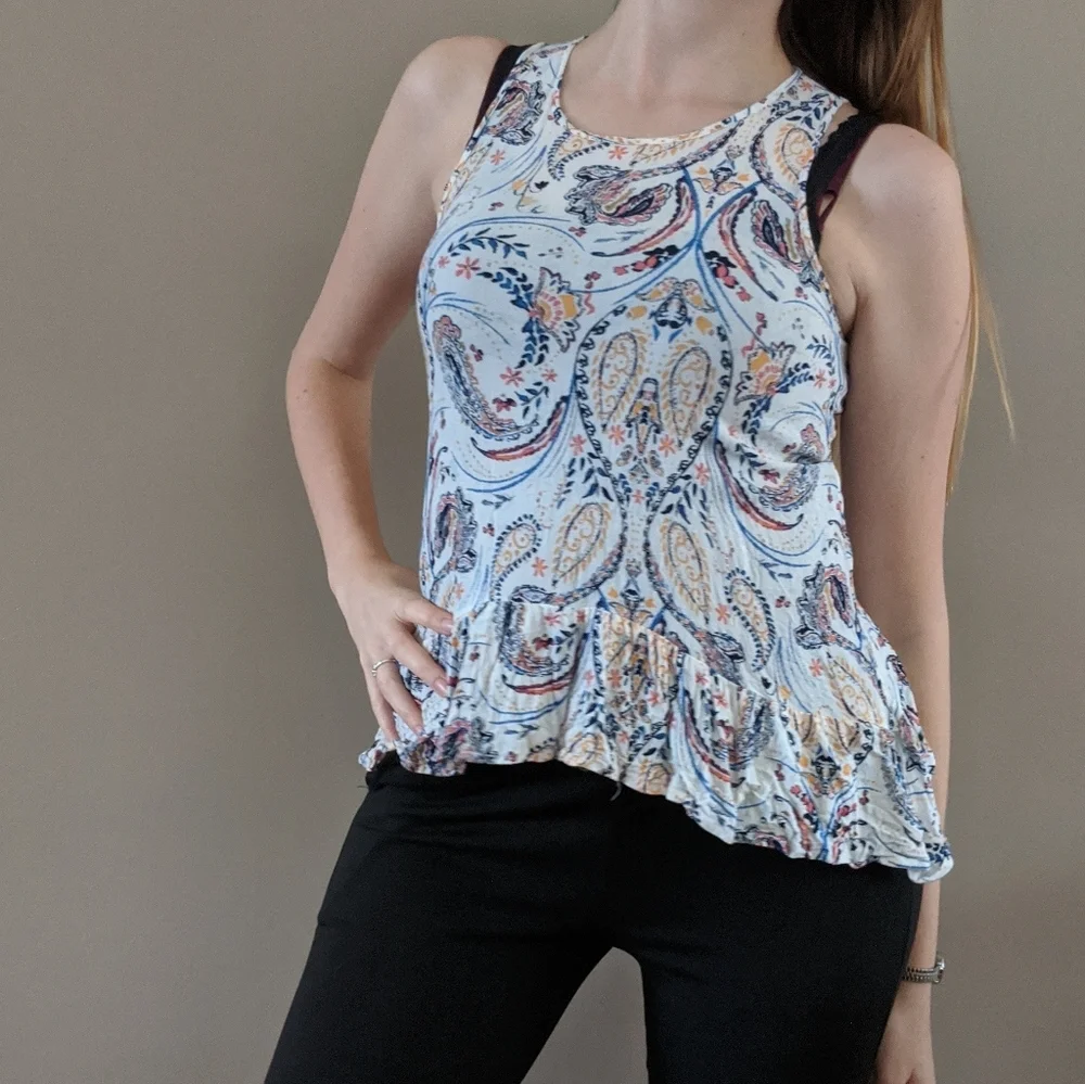 Xhilaration NWoT peplum tank top with key hole - Picture 1 of 8